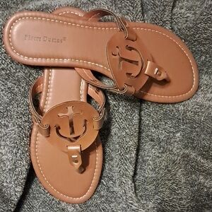 Pierre Dumas Women's Tan Sandals